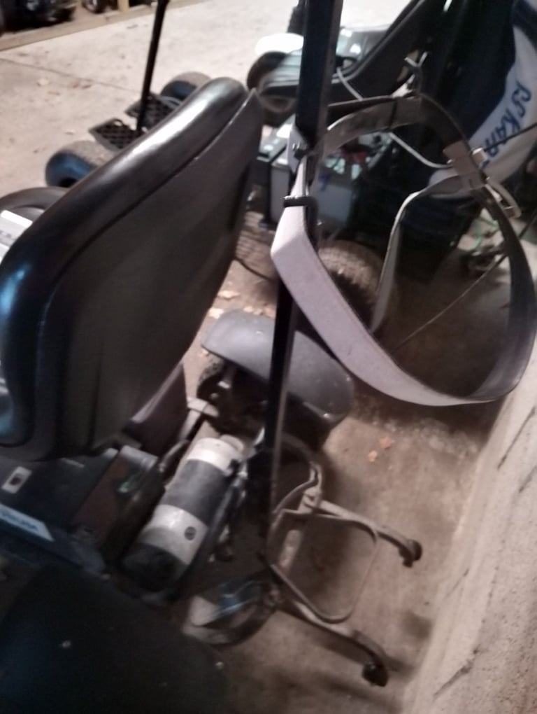 Golf buggy - single seater. lithium battery powered