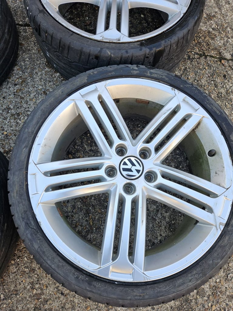 Genuine Mk6 Talladega 19" Golf/Scirocco R Alloys with Tyres 