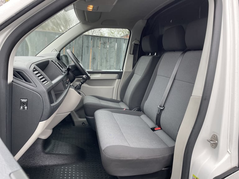 VOLKSWAGEN TRANSPORTER 2.0 TDI T32 BLUEMOTION STARTLINE LWB EURO 6 2017