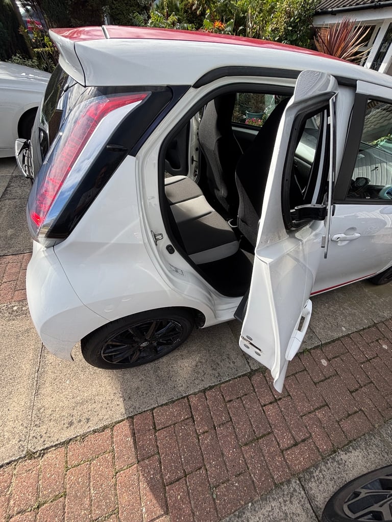 Toyota, AYGO, Hatchback, 2017, Semi-Auto, 998 (cc), 5 doors