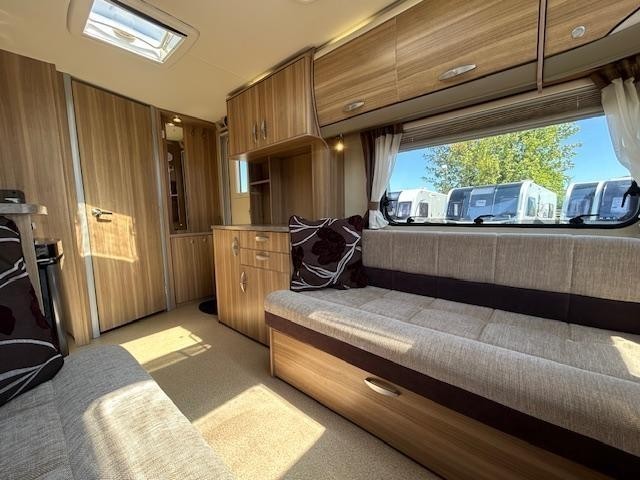 2012 STERLING DIAMOND ELITE COMPACT TOURING CARAVAN