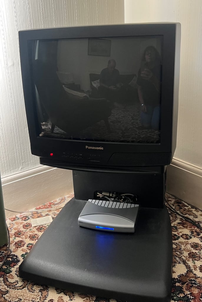 Panasonic Colour 20" TX-21S3T/Z Retro Gaming Television TESTED working