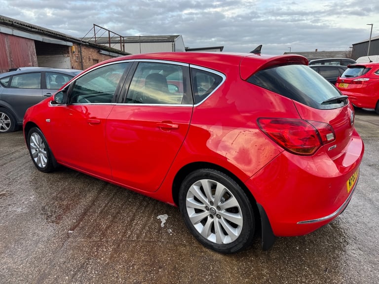 2013 Vauxhall Astra 1.6i 16V Tech Line 5dr Auto HATCHBACK Petrol Automatic