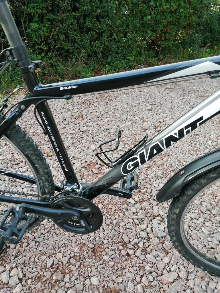 Mens Giant Boulder Mountain Bike MTB