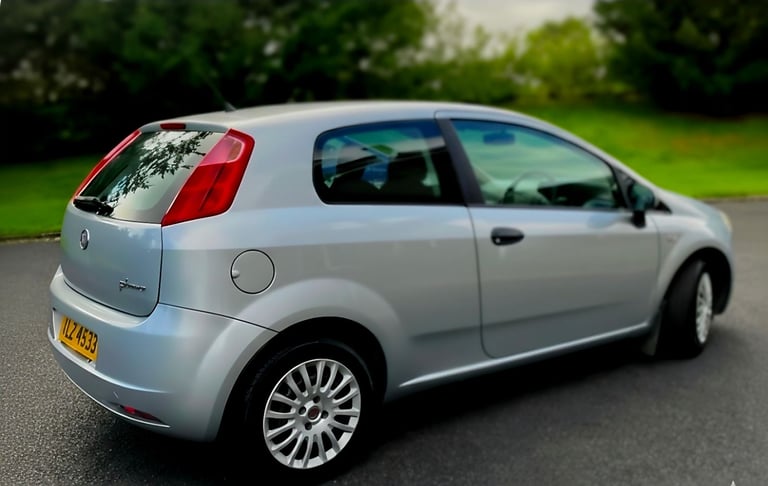 Grande punto 1.4 petrol cheap insurance and tax vgc in out motd 