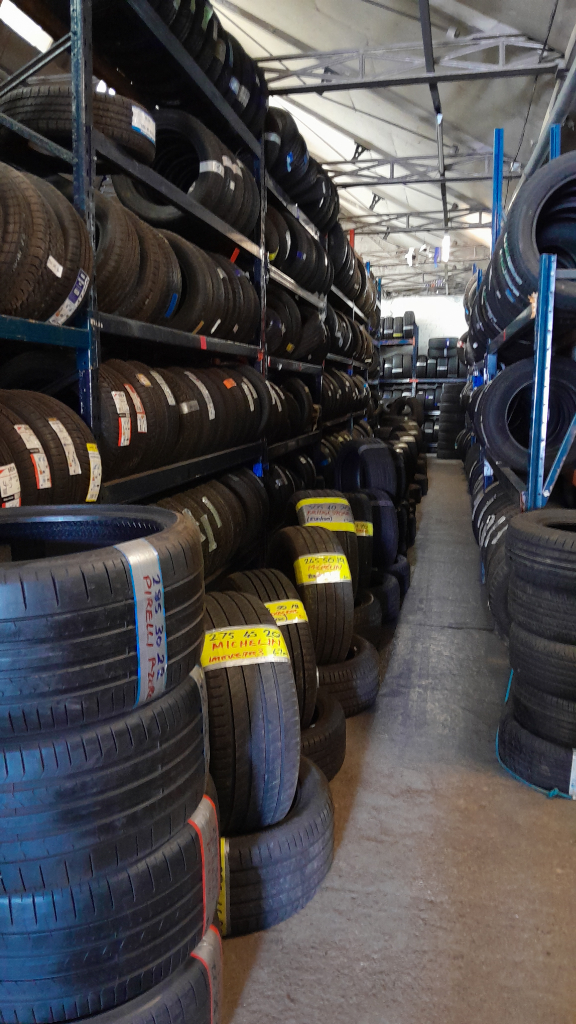 225 55 18 Michelin Matching pair Only £90 fitted and balanced open 7 days