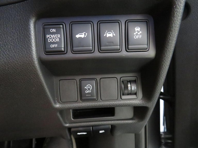 NISSAN X-TRAIL 1.7 dCi N-Connecta Euro 6 (s/s) 5dr Grey Manual Diesel 2019