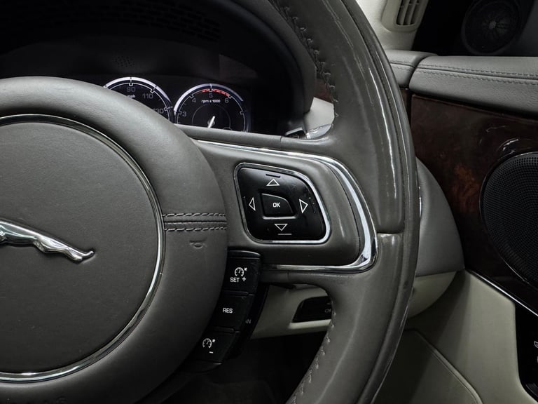 2014 Jaguar XJ 3.0d V6 Premium Luxury Auto Euro 5 (s/s) 4dr SALOON Diesel Automatic