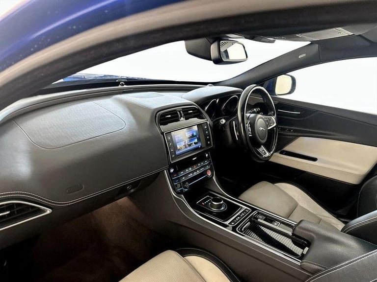 2018 Jaguar XE 2.0d R-Sport Auto Euro 6 (s/s) 4dr Automatic Saloon Diesel Automatic