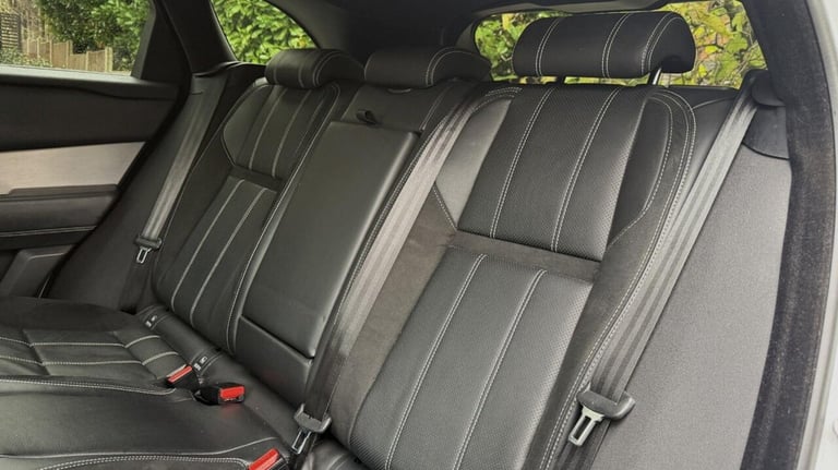 2017 Land Rover Range Rover Velar 2.0 D240 R-Dynamic SE 5dr Auto ESTATE DIESEL Automatic