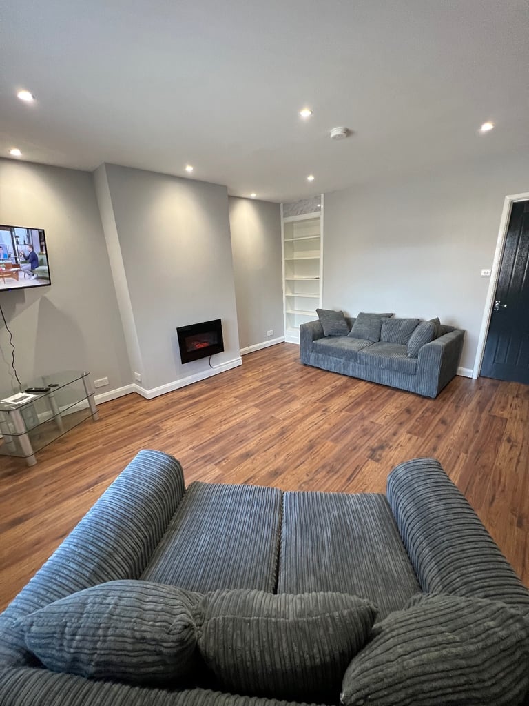 ONE BED FULLY FURNISHED FLAT TO RENT