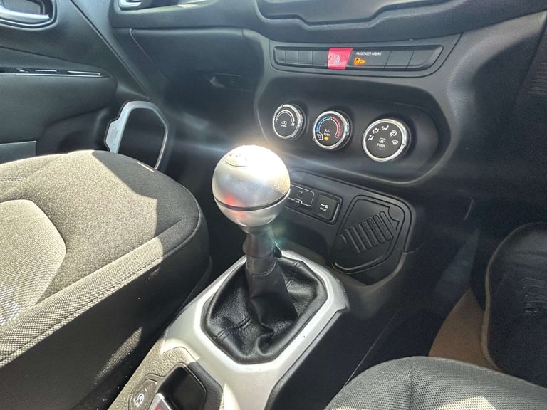 2015 Jeep Renegade 1.6 E-torQ Sport 5dr ESTATE PETROL Manual