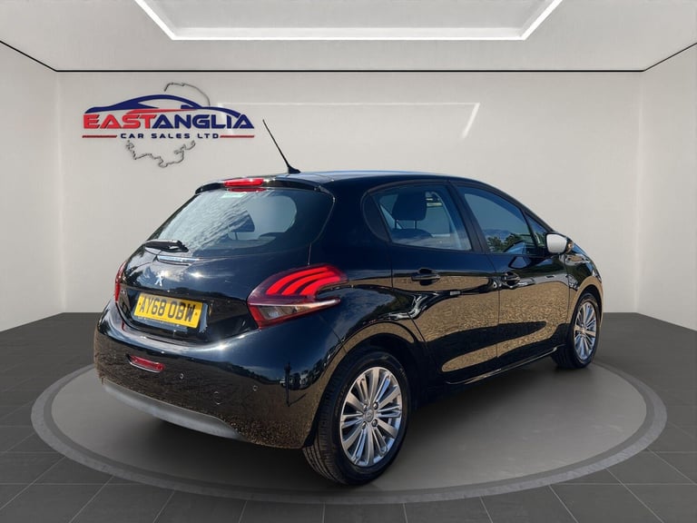 2018 Peugeot 208 1.2 PureTech Signature Euro 6 (s/s) 5dr HATCHBACK Petrol Manual