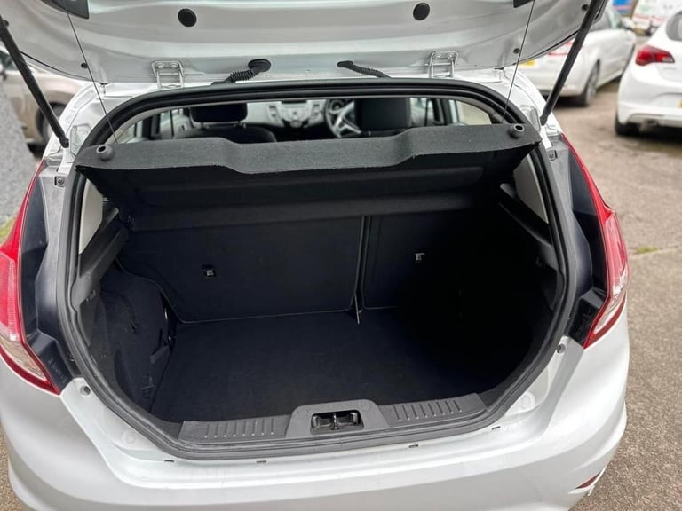 2013 (63) FORD FIESTA 1.6 ZETEC 5DR Semi Automatic