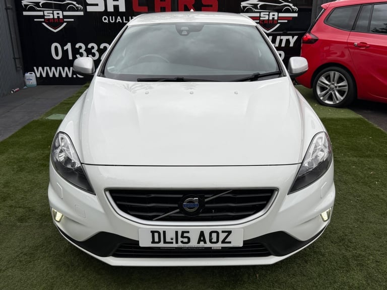 2015 Volvo V40 2.0 T2 R-Design Hatchback 5dr Petrol Manual Euro 6 (s/s) (122 ps) HATCHBACK Petrol...