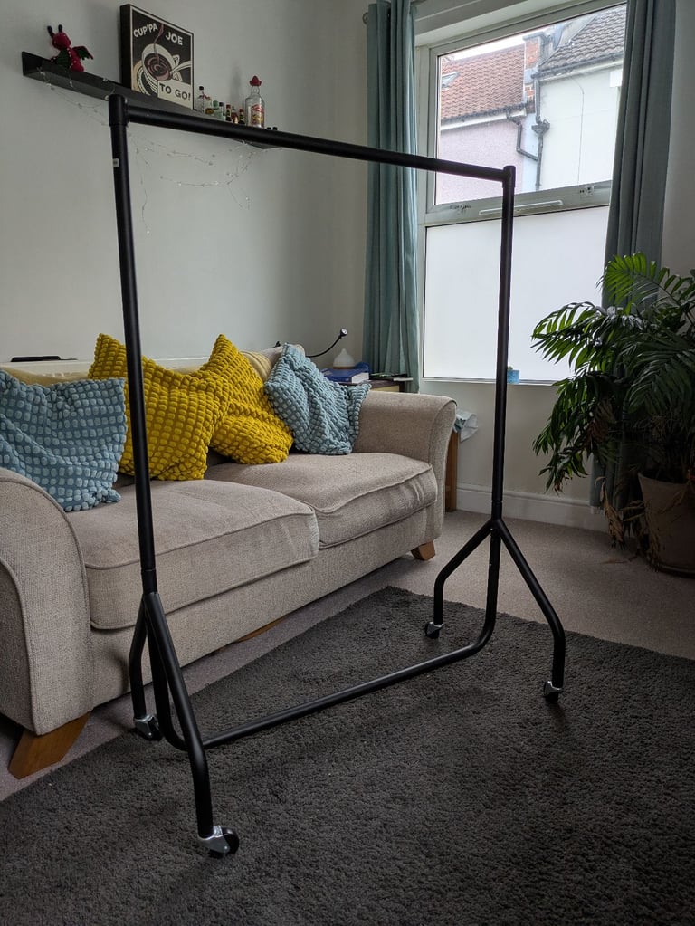 Black Metal Clothes Rail 