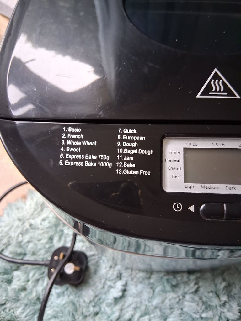 Tower breadmaker