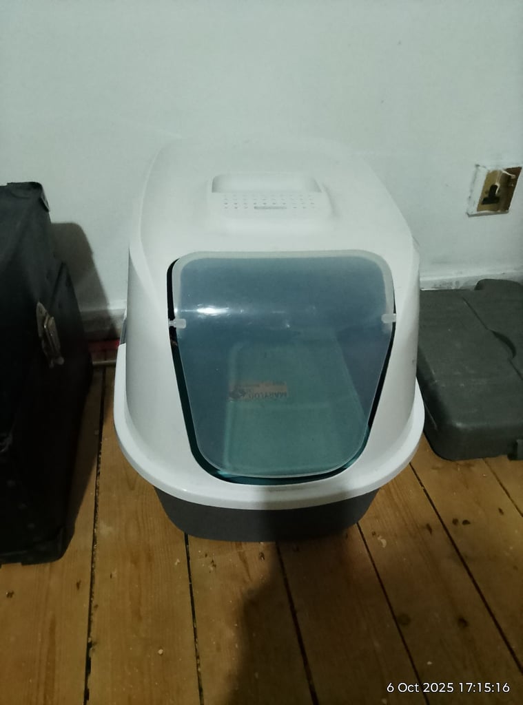 image for New cat litter tray 