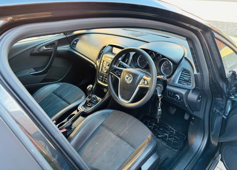 Vauxhall ASTRA J 2013 ,  1.4 PETROL 