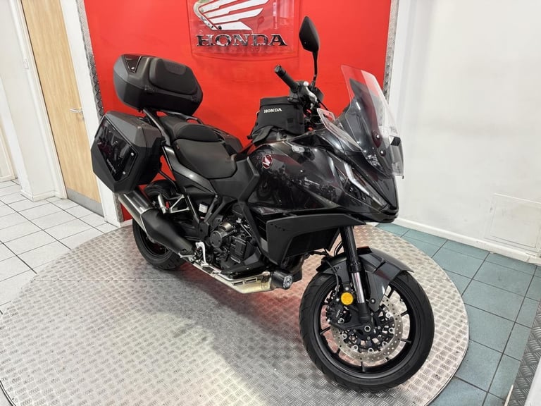 2025 '25' Honda NT 1100 D-P