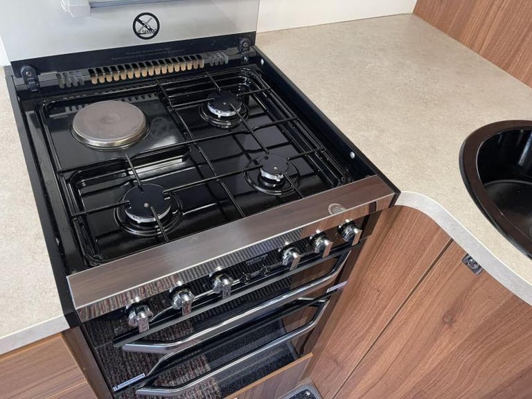 Elddis Majestic 275