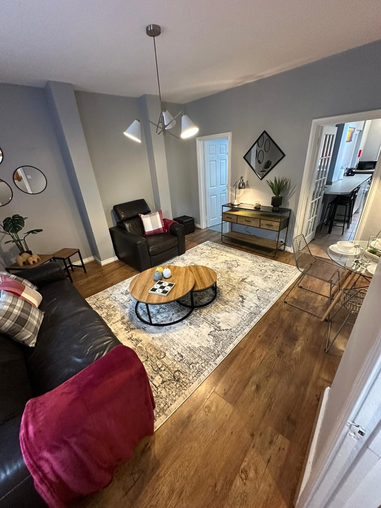 AVAILABLE IMMEDIATELY FURNISHED ROOMS DONEGAL ROAD