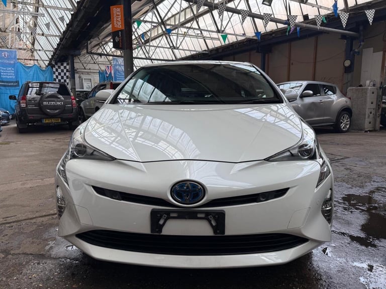 TOYOTA PRIUS 1.8 VVT-h Business Edition 1970