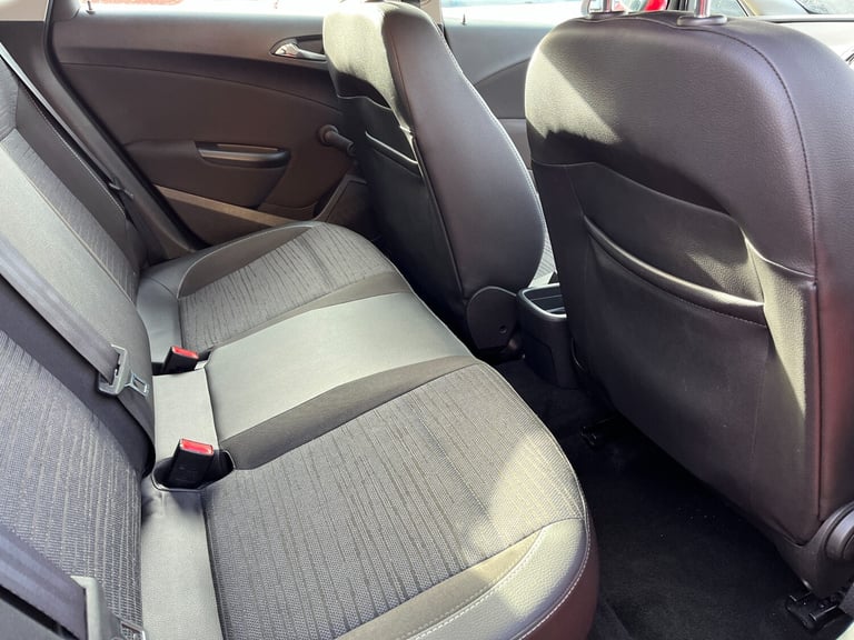 2015 Vauxhall Astra 1.4 16v Excite Hatchback 5dr Petrol Manual Euro 5 (100 ps)