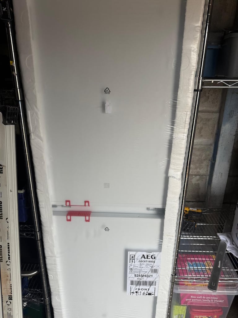 Integrated fridge freezer - AEG 