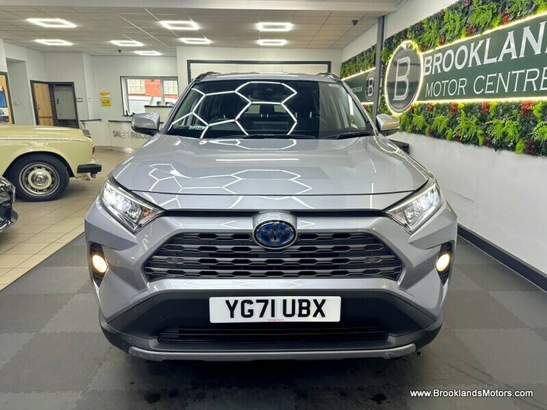 Toyota RAV4 2.5 VVT-I DESIGN [SAT NAV, REVERSE CAMERA &amp; 4WD]