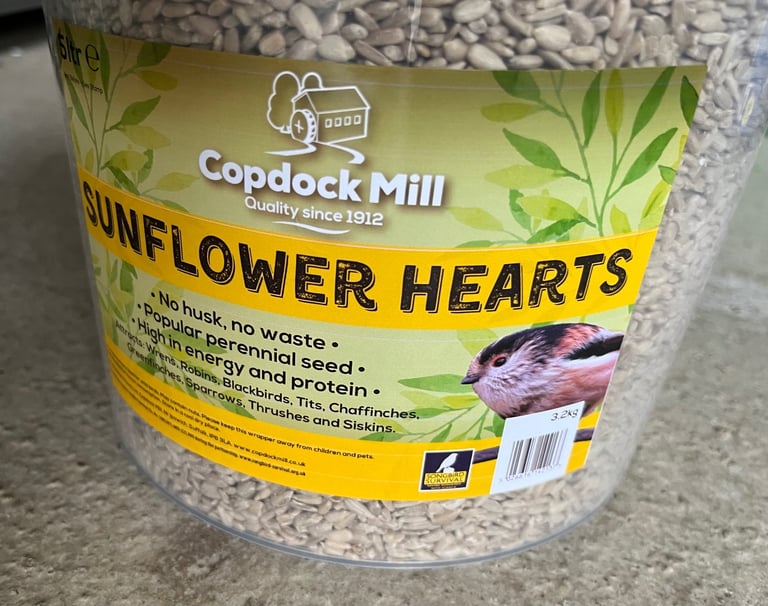 image for 3.2kg tub of sunflower hearts bird feed