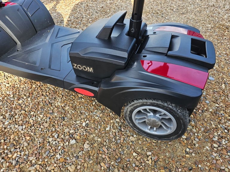 CARECO ZOOM - 4MPH PORTABLE CARBOOT MOBILITY SCOOTER