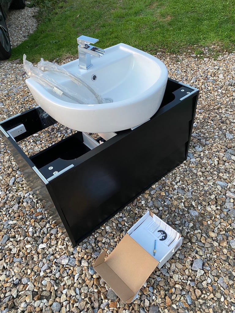 Basin and vanity unit, 2x drawers, and mixer tap