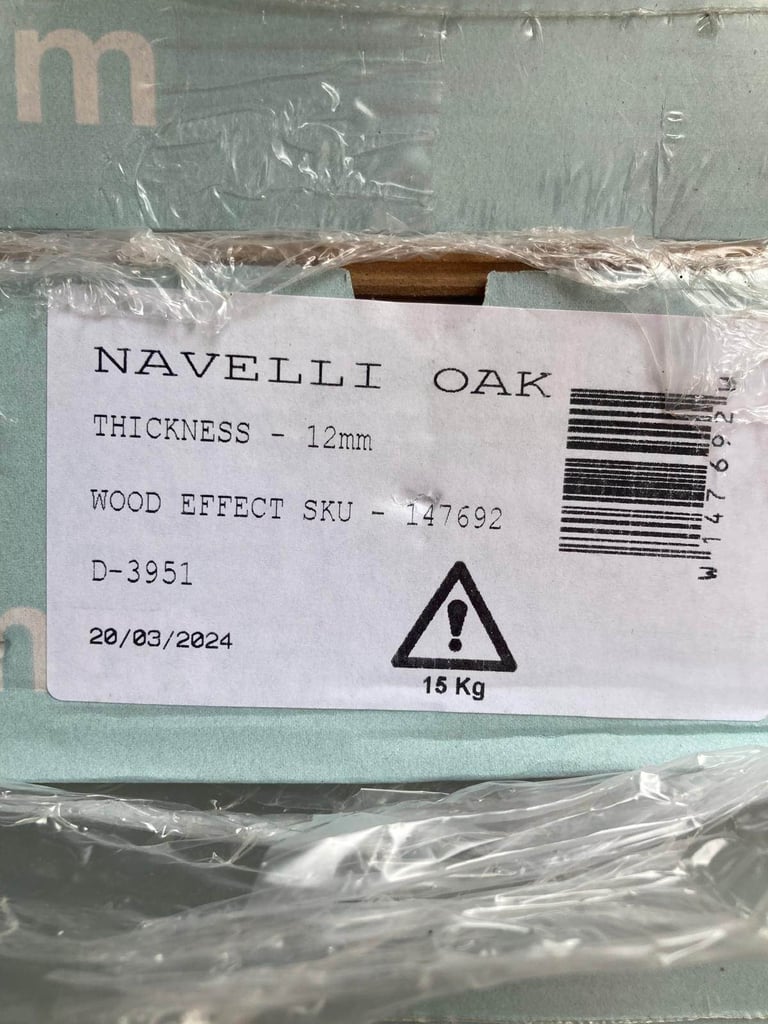 image for Laminate Flooring & Underlay (Wickes brand) - Navelli Light Oak, with Fibreboard underlay