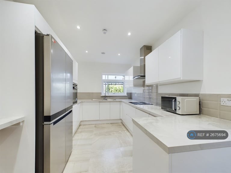 5 bedroom house in Rawden Place, Cardiff, CF11 (5 bed) (#2675694)