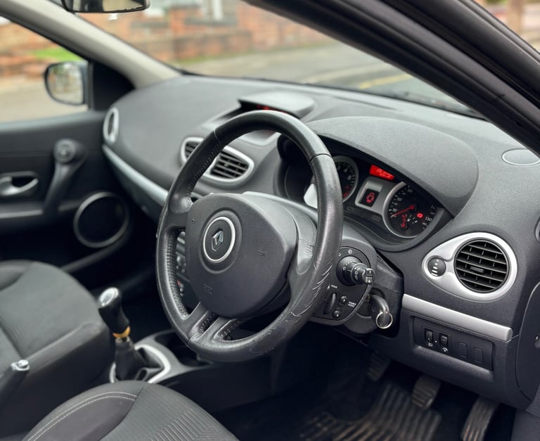 2010 RENAULT CLIO 1.2 PETROL DYNAMIQUE TCE 99 BHP NOT PEUGEOT CITROEN VAUXHALL SEAT SKODA TOYOTA 