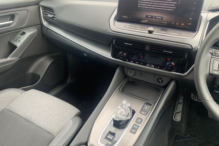 2025 Nissan Qashqai 1.5 E-Power N-Connecta [Glass Roof] 5dr Auto Hatchback Hybrid Automatic
