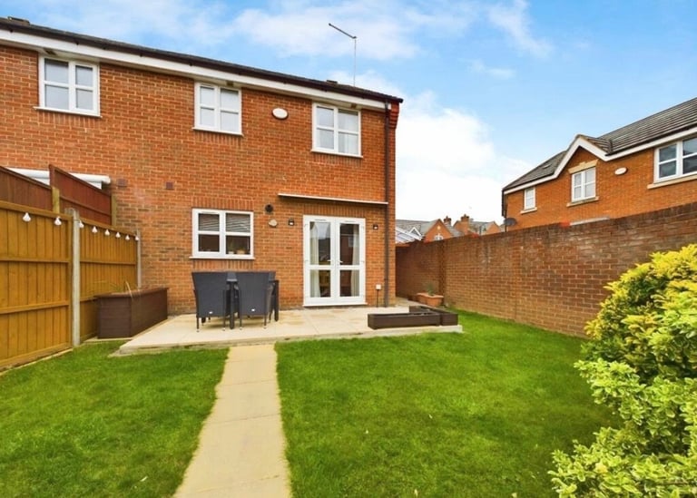 Double Room to rent + Private bathroom