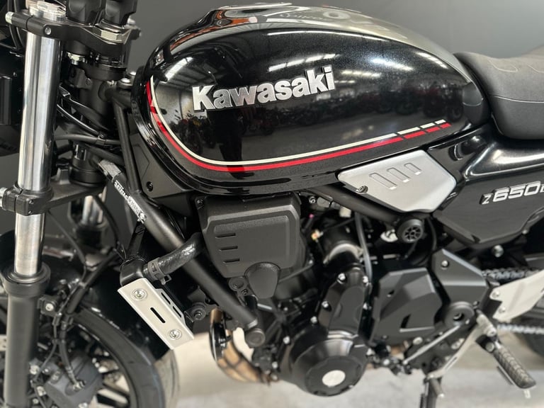 STUNNING ONE OWNER 2023/23 KAWASAKI Z650 RS MOTORCYCLE 