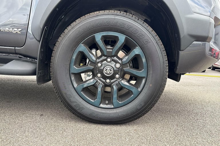 2025 Toyota Hilux Invincible X D/Cab Pick Up 2.8 Hybrid 48V Auto PICK UP DIESEL Automatic