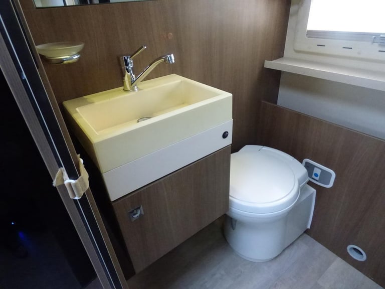 Chausson Flash 10 Motorhome DIESEL MANUAL 2015/15