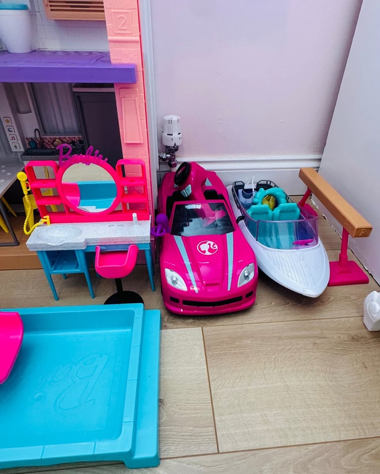 Barbie Day to Night Dreamhouse Dolls House