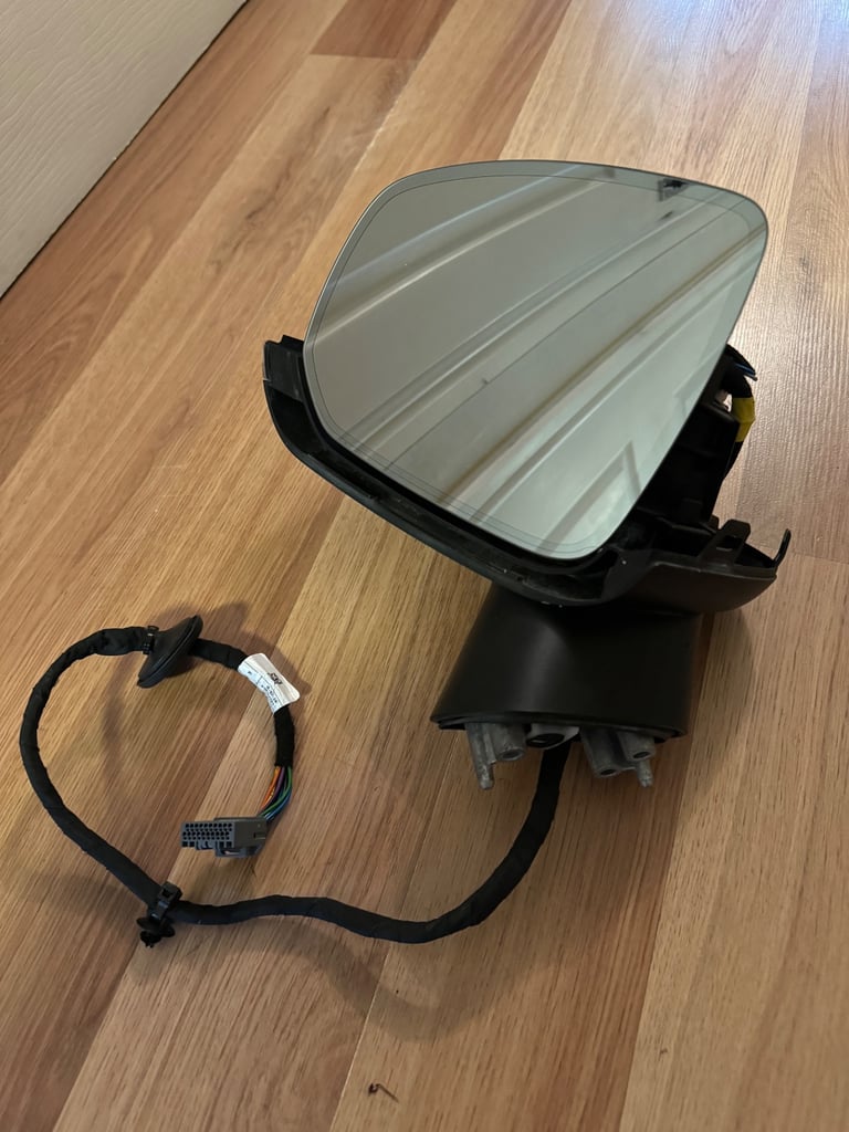 Volvo XC 90 mirror assembly 