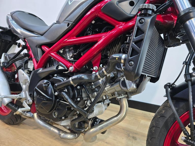 Suzuki SV650 Silver 2020 - ABS, Full Digital Display, Low Mileage