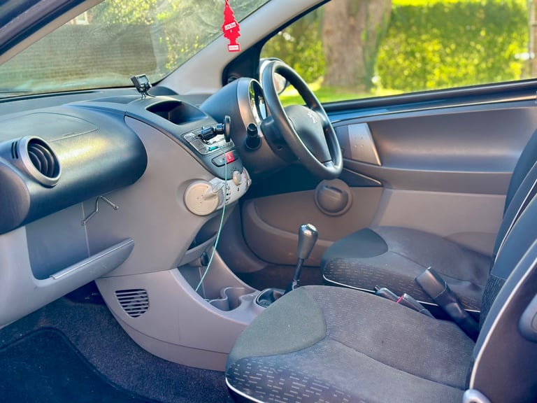 Peugeot, 107, Hatchback, 2011, Manual, 998 (cc), 3 doors