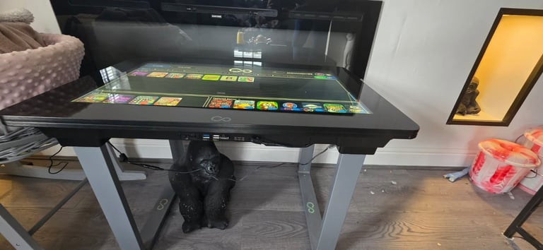 Infinity game table