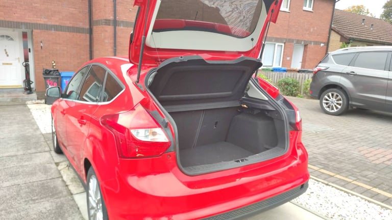 Ford, FOCUS, Hatchback, 2014, Manual, 998 (cc), 5 doors