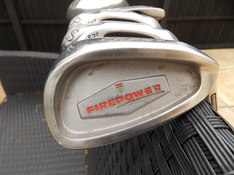 Mens Right Handed Howson Tour Master Golf Club Set + Bag, Balls and Tees