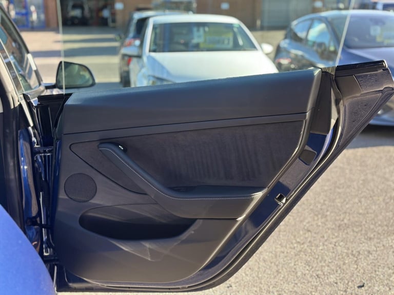 2021 Tesla Model 3 (Dual Motor) Long Range Saloon 4dr Electric Auto 4WDE (346 ps) Saloon Electric...