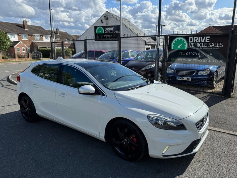 2015 Volvo V40 T2 R DESIGN 5dr ULEZ HATCHBACK Petrol Manual